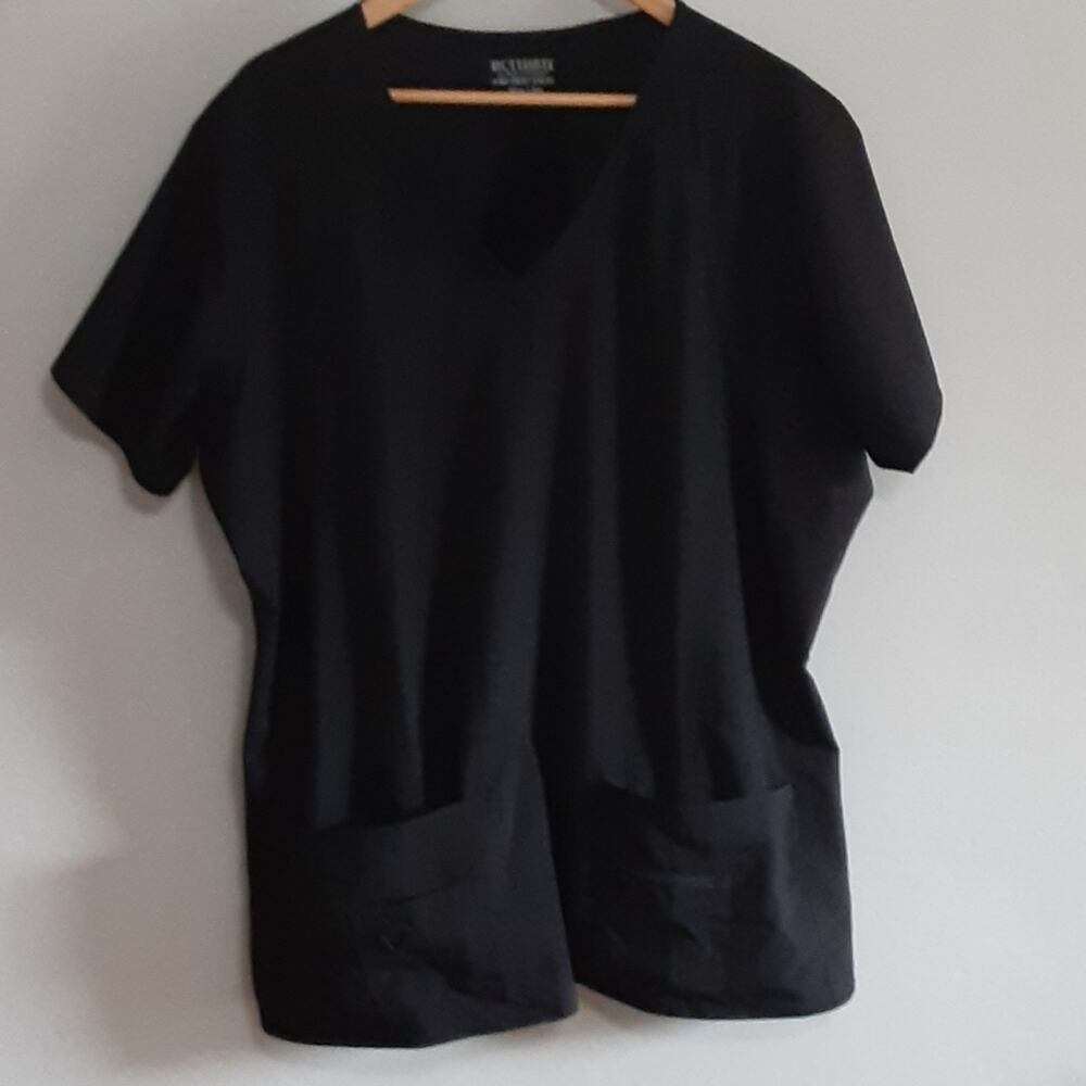 - Activate by Med Couture 3XL black Scrub Top